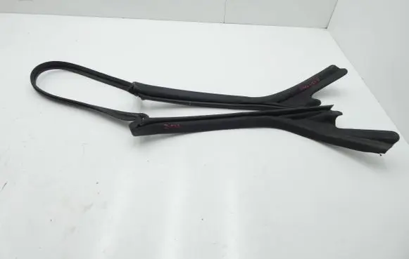 Audi A3 S3 8P Rubber seal front coupe door window 8P7871465A