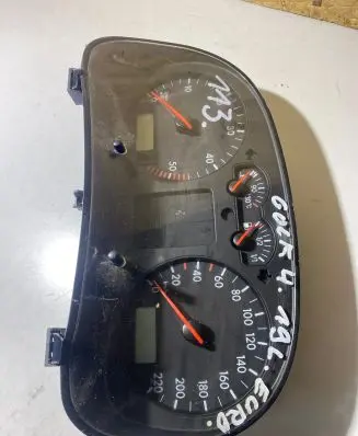 Volkswagen Golf IV Speedometer (instrument cluster) M1110011