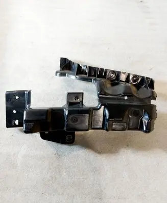 Chrysler Pacifica Rear bumper mounting bracket 68229239AD