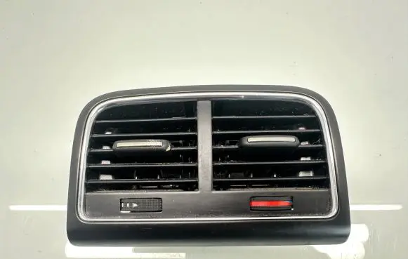 Rear air vent grill