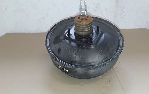 Hyundai Santa Fe Brake booster 585002B302
