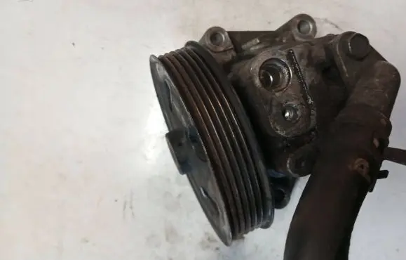 Volvo S80 Power steering pump 31202291