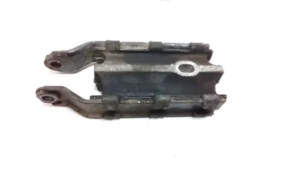 Volvo S60 Engine mount bracket 31262935