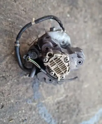 Volvo XC70 Fuel injection high pressure pump 0445010043