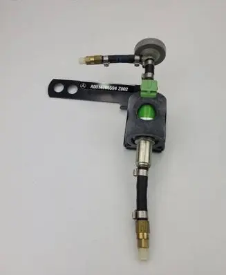 Mercedes-Benz Sprinter W901 W902 W903 W904 Mechanical fuel pump A0014705594