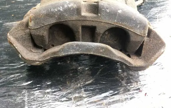 Iveco Daily 35 - 40.10 Front brake caliper 42548180