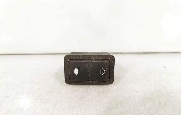 BMW 5 E39 Electric window control switch 8368974