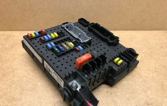 Volvo XC90 Fuse module 12217799 00004760905