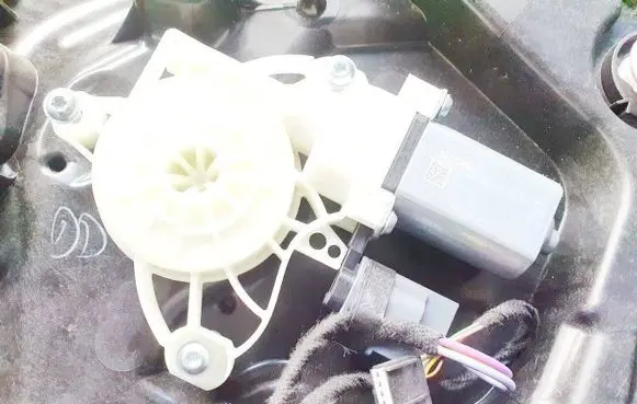 Ford Puma Rear door window regulator motor a75656115 l1tb-14553-dd