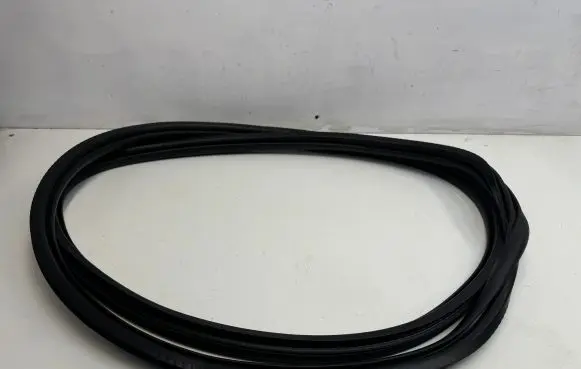 Peugeot 5008 II Rear door rubber seal (on body) 9812586680
