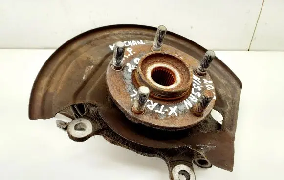 Nissan X-Trail T31 Front wheel hub