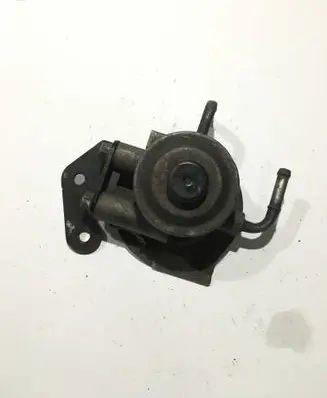 Mazda BT-50 Fuel filter housing WE01