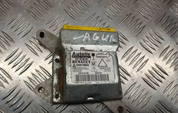 Renault Laguna II Airbag control unit/module 8200138952
