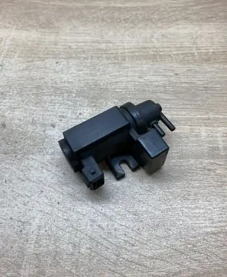 BMW 5 E60 E61 Vacuum valve 7796634