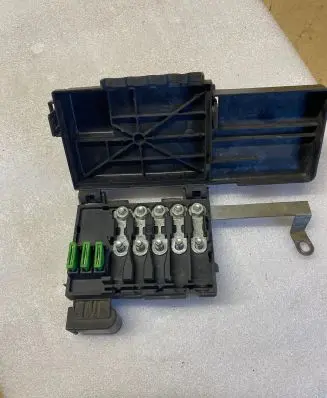 Volkswagen Golf IV Fuse module 1J0937550A