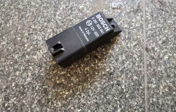 Opel Antara Glow plug pre-heat relay 0281003041