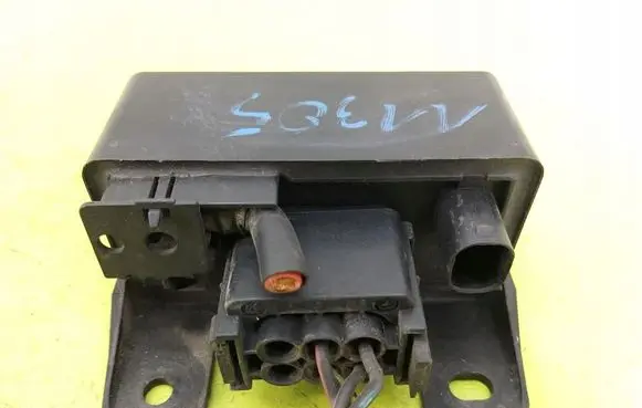 Mercedes-Benz C AMG W203 Glow plug pre-heat relay