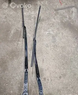 BMW X3 G01 Front wiper blade arm 7399009