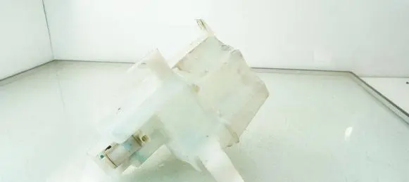 Windshield washer fluid reservoir/tank