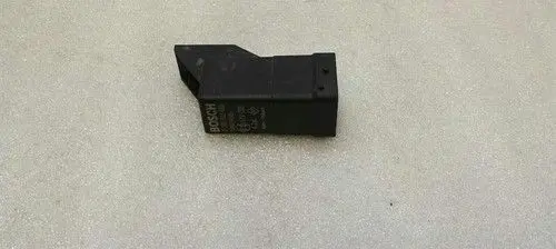 Mercedes-Benz C W205 ABS relay 8200798585