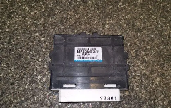 Mitsubishi Pajero Other control units/modules MR528637