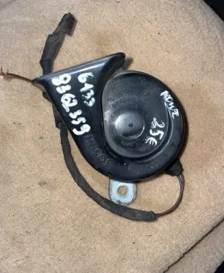 BMW 5 E39 Horn signal 61338362359