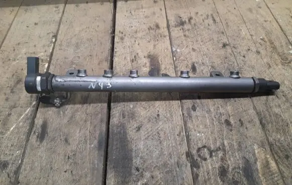 Mercedes-Benz A W169 Fuel main line pipe A6400701295 10063002