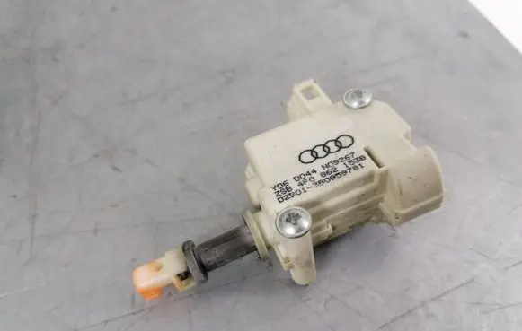 Audi A6 S6 C6 4F Central locking motor 4F0862153B