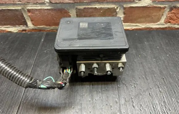 Mazda 3 III ABS Pump BHR1437A0B 06210234814 EQ9K1000