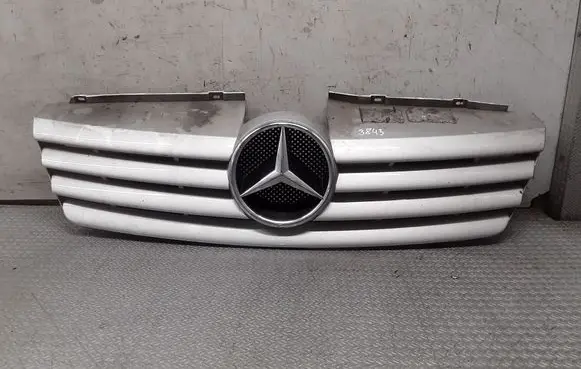 Mercedes-Benz Vaneo W414 Front bumper upper radiator grill A4148800085