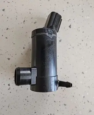 Subaru Legacy Windscreen/windshield washer pump EW7