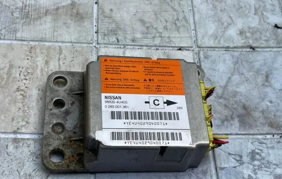Nissan Almera Tino Airbag control unit/module 988204U400 0285001361
