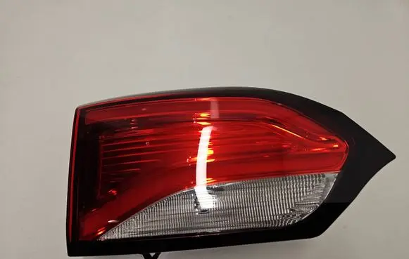 Chrysler Pacifica Tailgate rear/tail lights P68228941AE