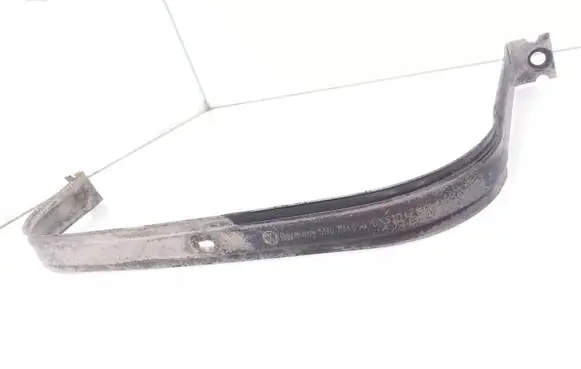 Volkswagen Tiguan Fuel tank mounting bracket 5n0201656