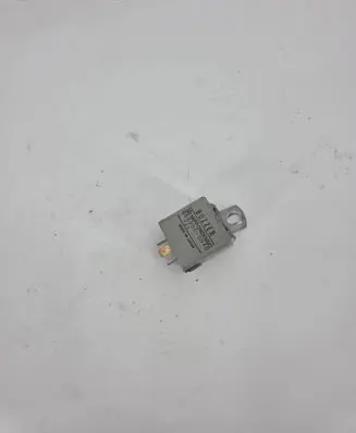Opel Monterey Other relay 0689000040