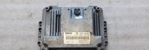 Renault Megane II Engine control unit/module 0281011776 8200391966 8200386508