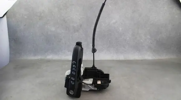 KIA Ceed Front door lock
