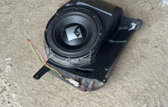 Mitsubishi Outlander Subwoofer speaker 8720A141