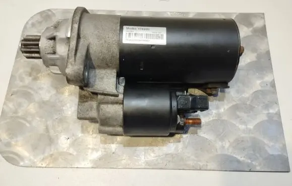 Volkswagen Sharan Starter motor 17820N