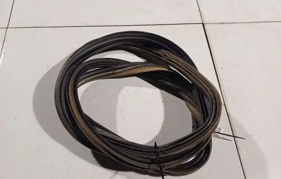 Opel Zafira A Trunk rubber seal (body) 