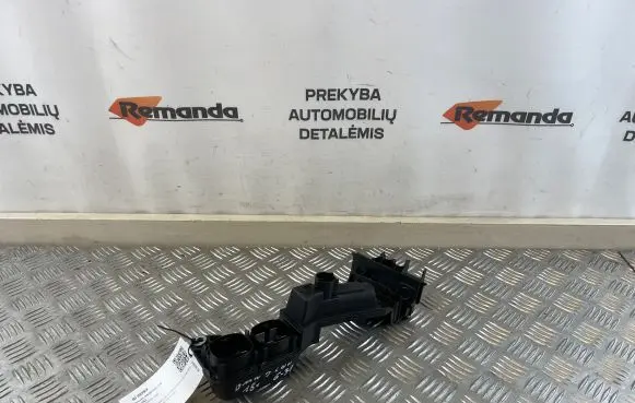 BMW 5 G30 G31 G38 Current control relay 9339825