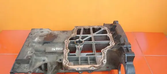 Land Rover Discovery 3 - LR3 Oil sump 4H2Q6U0004FC 12MB37