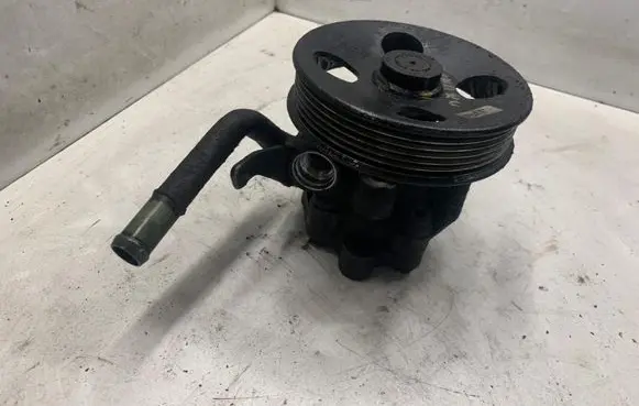 Hyundai Tucson JM Power steering pump 0K2KC32600