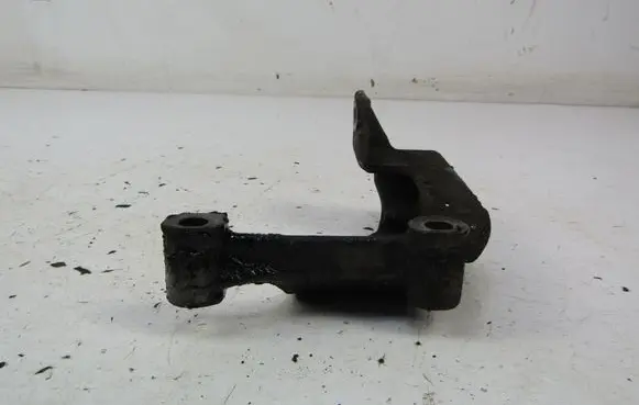 Audi 80 90 S2 B4 Engine mounting bracket 