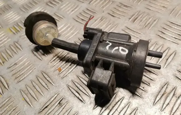 Mercedes-Benz E W210 Turbo solenoid valve 0005450427