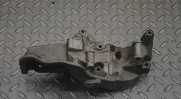 Volvo V40 Fuel pump bracket 31401103