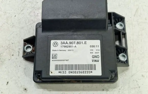 Volkswagen PASSAT B7 Hand brake control module 3AA907801E