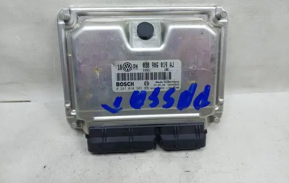 Volkswagen PASSAT B5 Engine control unit/module 038906019AJ-KASACJ 0281010303 038906019AJ