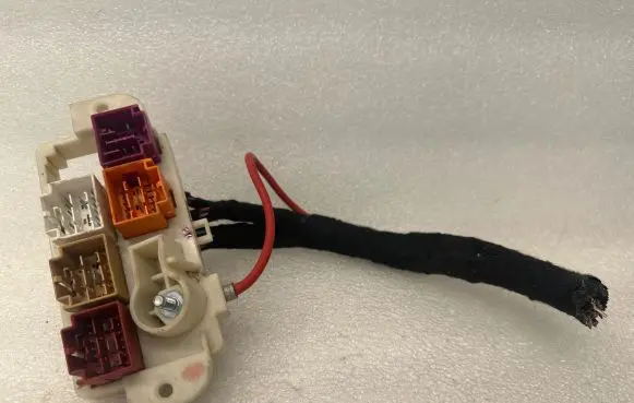 Audi A4 S4 B7 8E 8H Fuse box set 4F1937545
