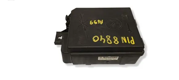 Opel Corsa E Fuse module 39068001